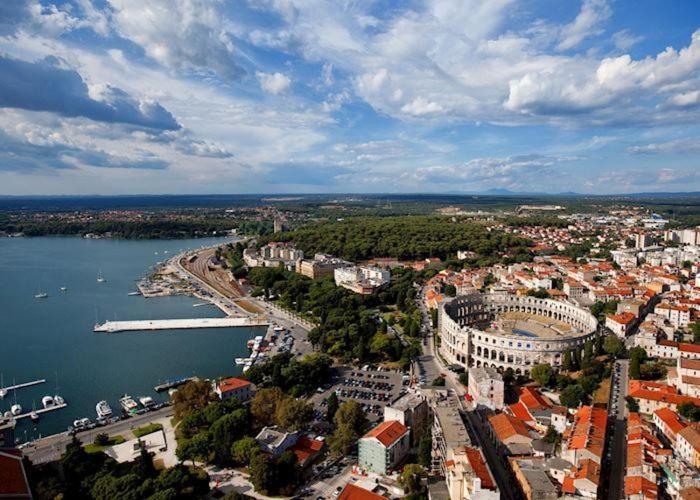 Lori Apartman Póla Kültér fotó